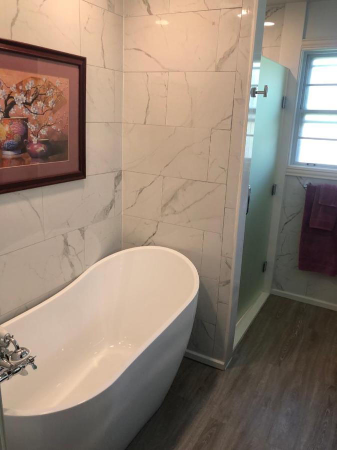 Kathryn'S Corner Cottage - Gorgeous Views Alpine Bagian luar foto